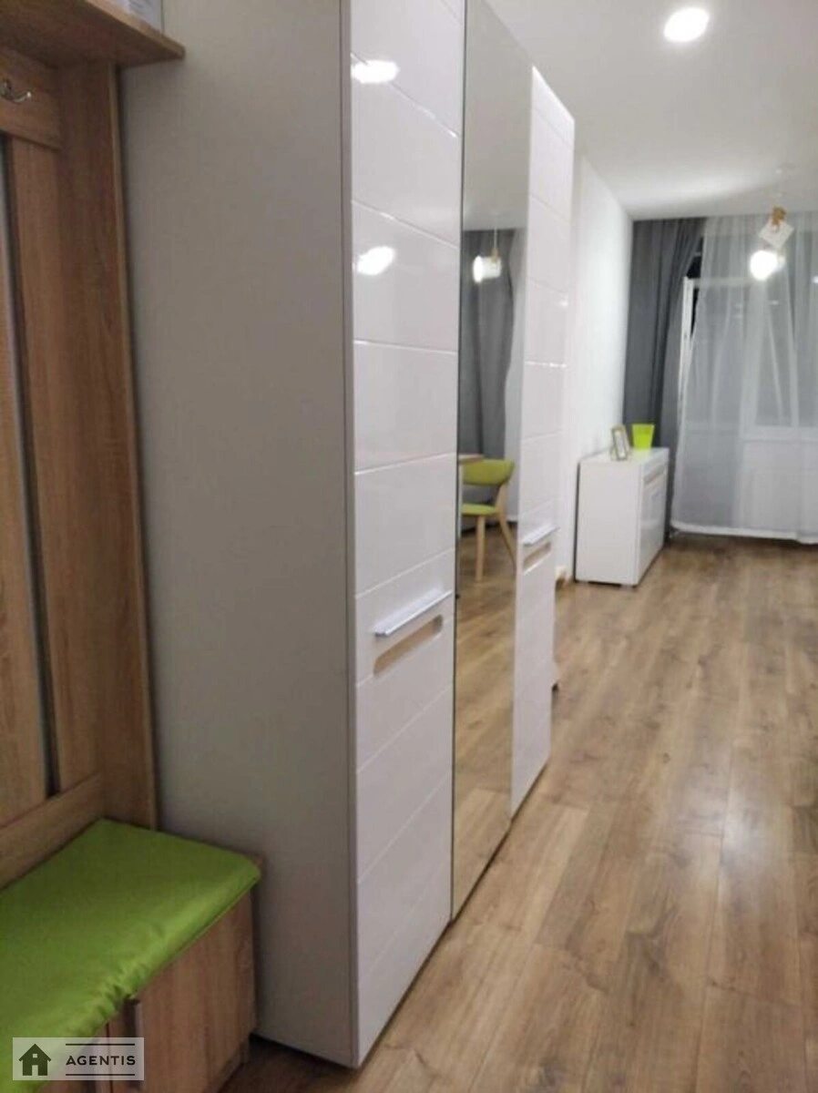 Apartment for rent. 1 room, 30 m², 2nd floor/24 floors. 73, Polova 73, Kyiv. 