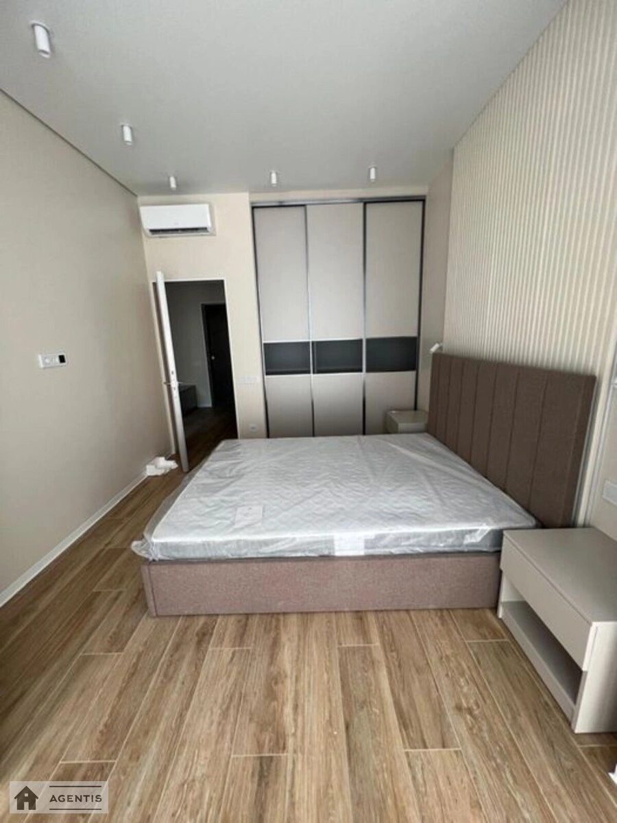 Apartment for rent. 1 room, 61 m², 1st floor/4 floors. Dubyshchanska vul., Kyiv. 