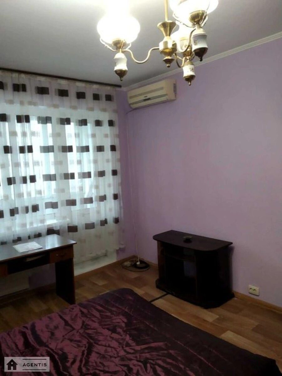 Apartment for rent. 2 rooms, 52 m², 5th floor/9 floors. 8, Khorolska 8, Kyiv. 