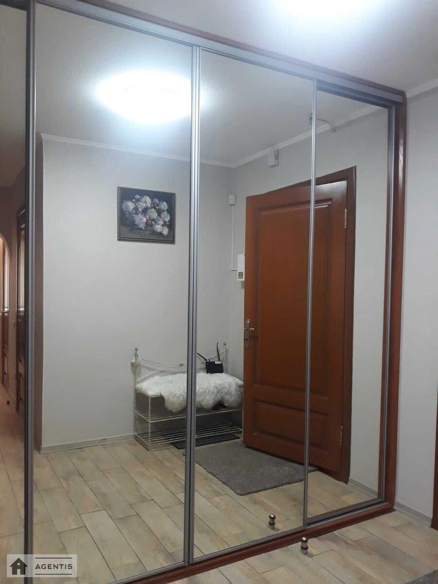 Apartment for rent. 2 rooms, 69 m², 7th floor/21 floors. 12, Bratstva tarasivtsiv vul. Dekabrystiv, Kyiv. 