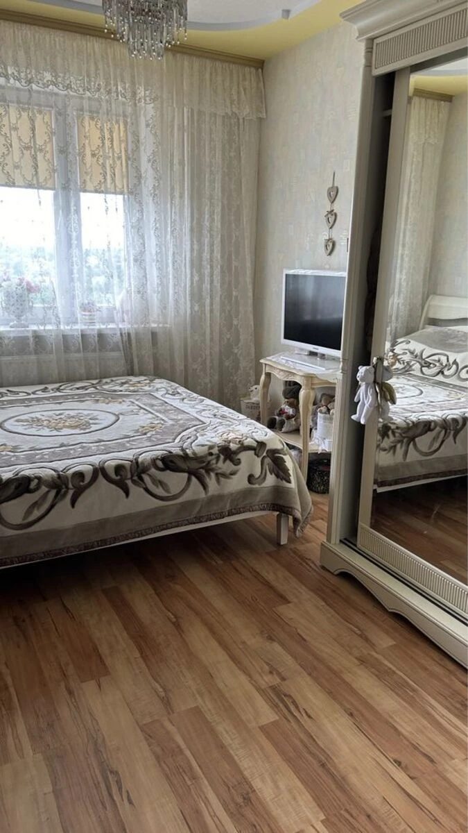 Apartments for sale. 2 rooms, 48 m², 5th floor/9 floors. Fortechnyy kirovskyy, Kropyvnytskyy. 