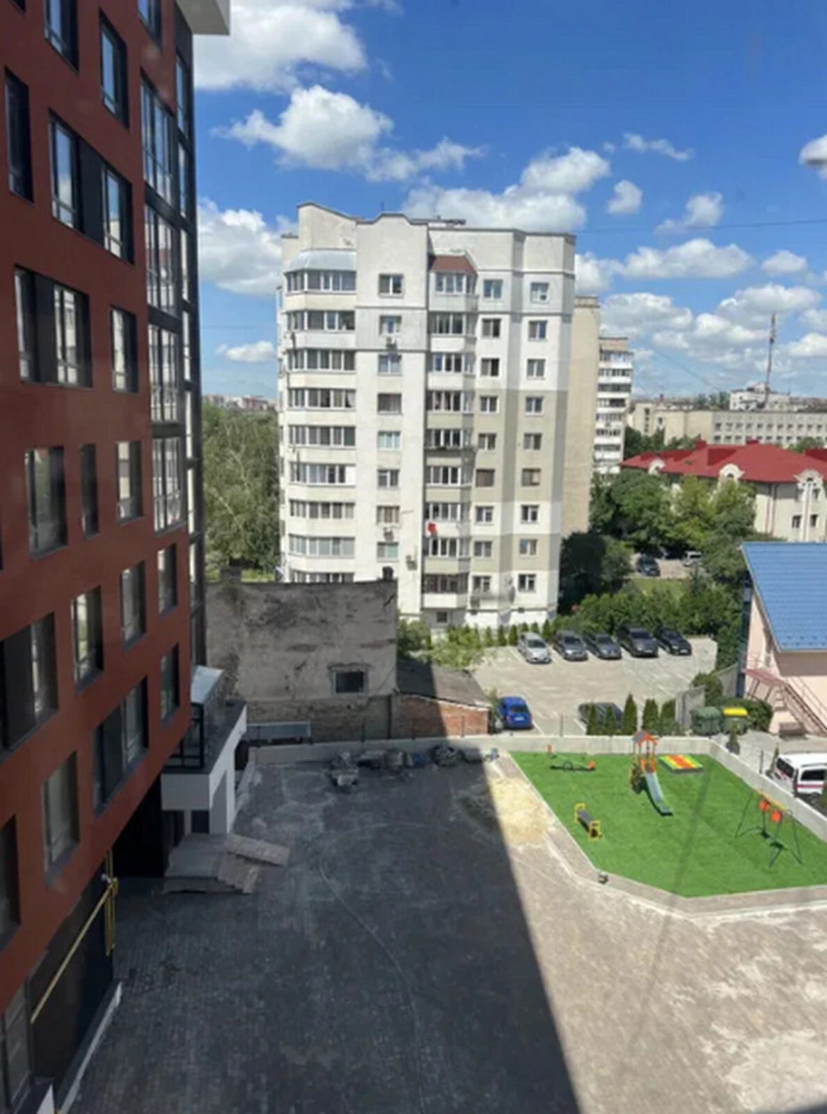Apartments for sale. 1 room, 46 m², 5th floor/10 floors. Torhovytsya vul., Ternopil. 
