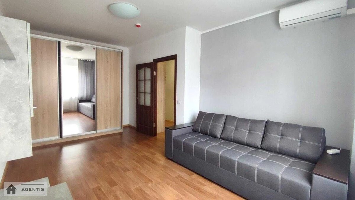 Apartment for rent. 1 room, 38 m², 10th floor/25 floors. Yelyzavety Chavdar vul., Kyiv. 