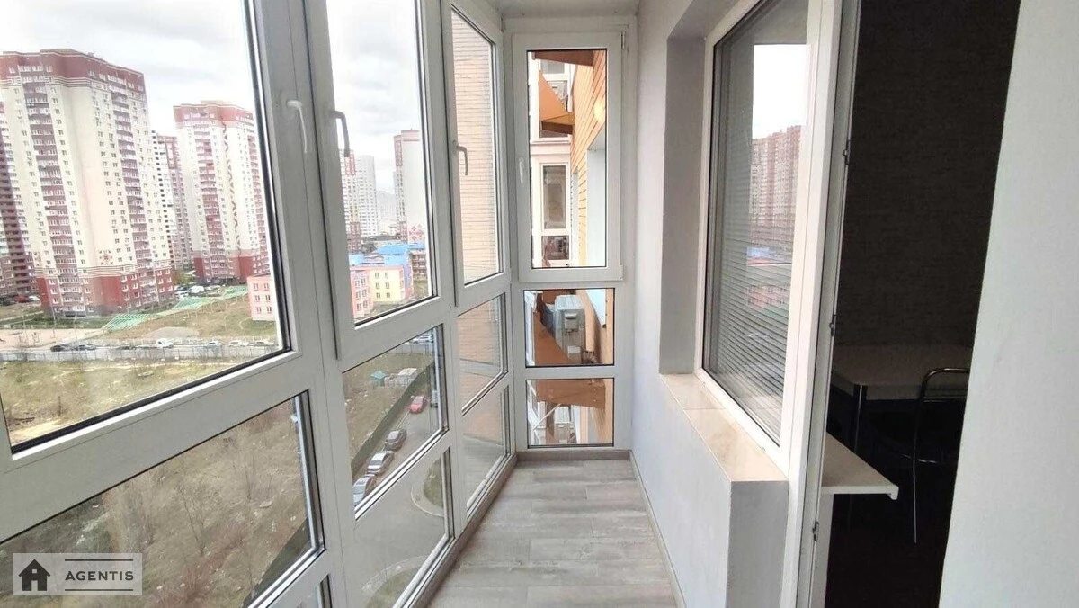 Apartment for rent. 1 room, 38 m², 10th floor/25 floors. Yelyzavety Chavdar vul., Kyiv. 