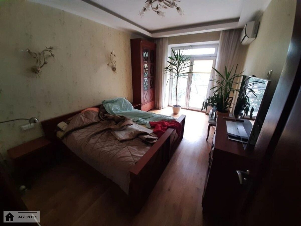 Apartment for rent. 2 rooms, 53 m², 2nd floor/5 floors. Shevchenkivskyy rayon, Kyiv. 