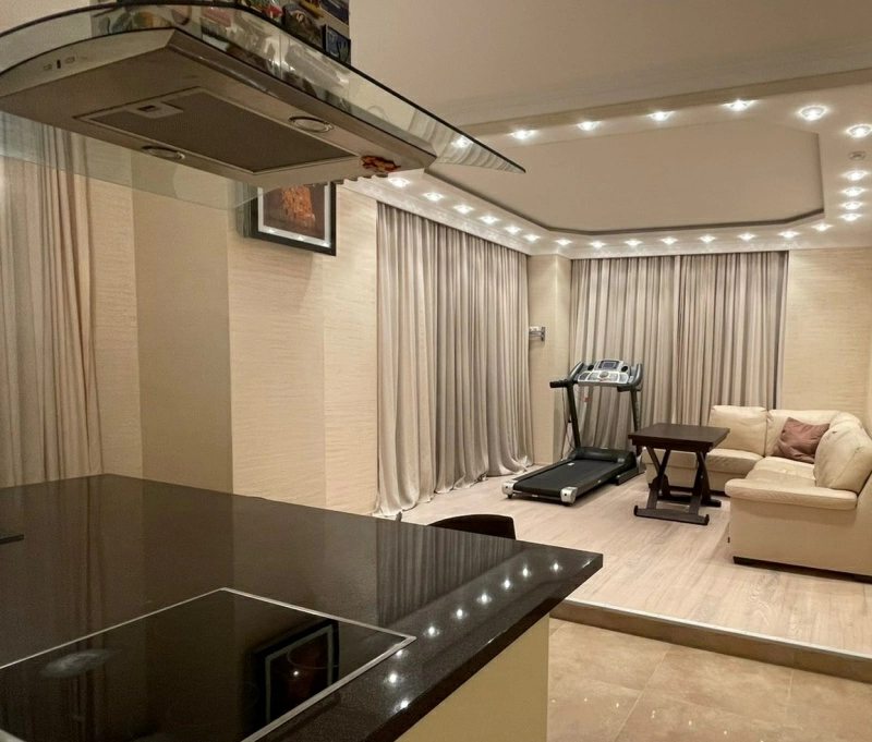 Продаж квартири. 3 rooms, 116 m², 10th floor/17 floors. 33, Шевченко, Одеса. 