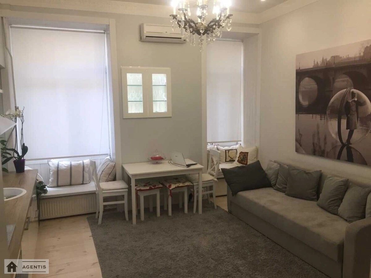 Apartment for rent. 2 rooms, 48 m², 1st floor/3 floors. Holosiyivskyy rayon, Kyiv. 