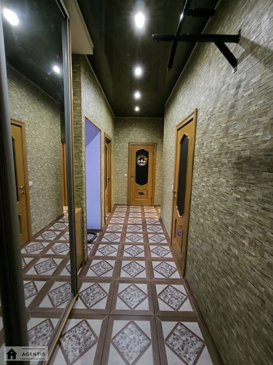 Здам квартиру. 2 rooms, 70 m², 3rd floor/8 floors. Святошинський район, Київ. 