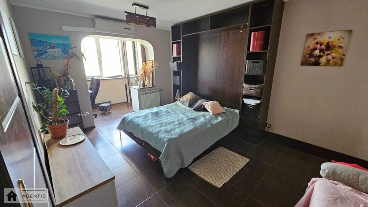 Apartment for rent. 2 rooms, 58 m², 12 floor/14 floors. Darnytskyy rayon, Kyiv. 