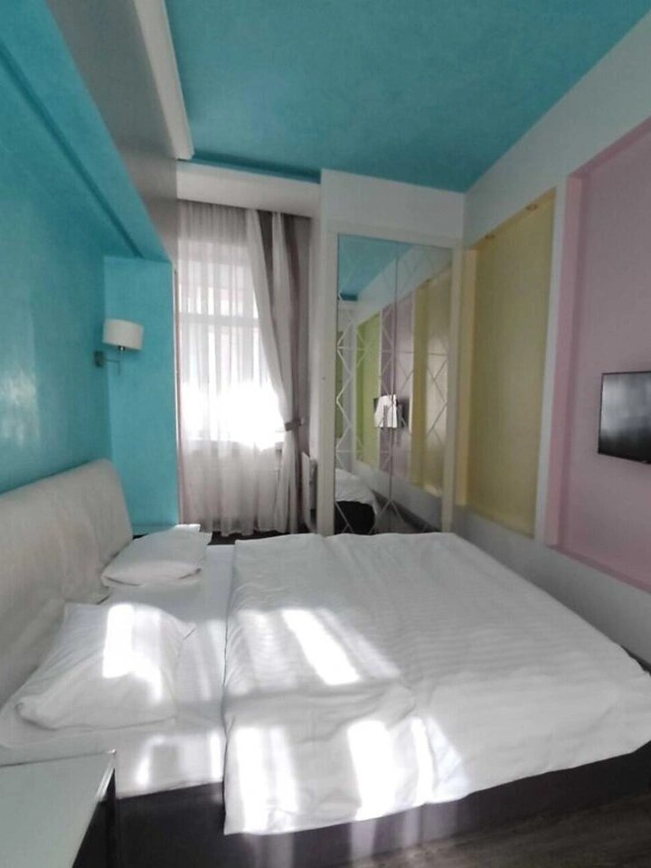 Apartment for rent. 2 rooms, 54 m², 3rd floor/6 floors. 2, Borysa Hrinchenka vul., Kyiv. 