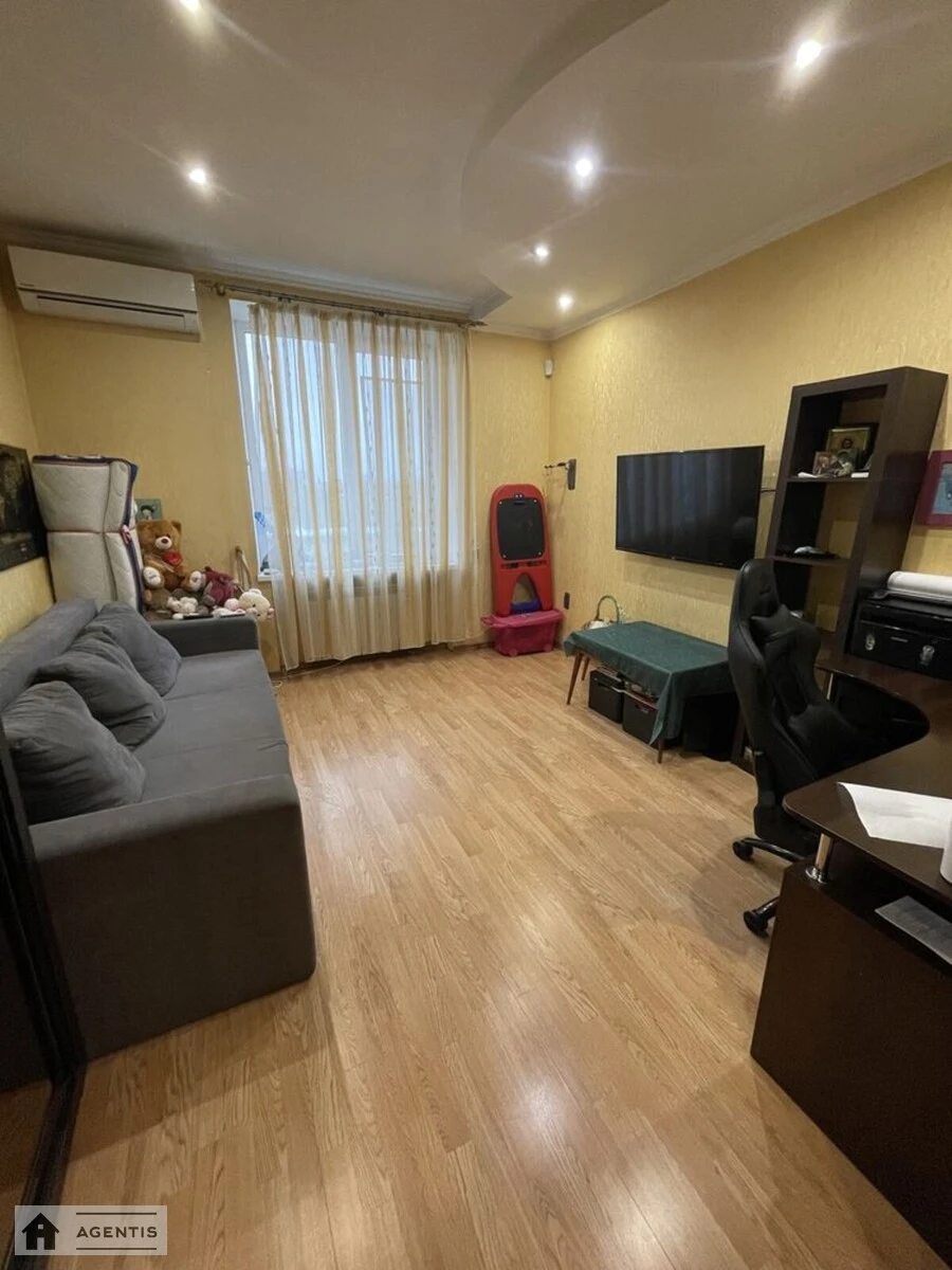 Сдам квартиру. 2 rooms, 55 m², 5th floor/5 floors. Дарницкая, Киев. 
