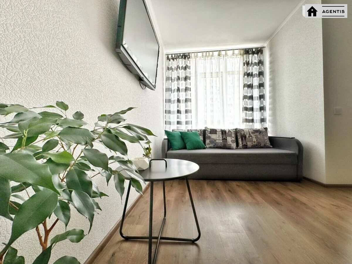 Apartment for rent. 1 room, 33 m², 8th floor/25 floors. 7, Oleny Pchilky vul., Kyiv. 