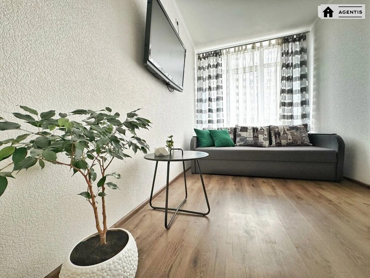 Apartment for rent. 1 room, 33 m², 8th floor/25 floors. 7, Oleny Pchilky vul., Kyiv. 