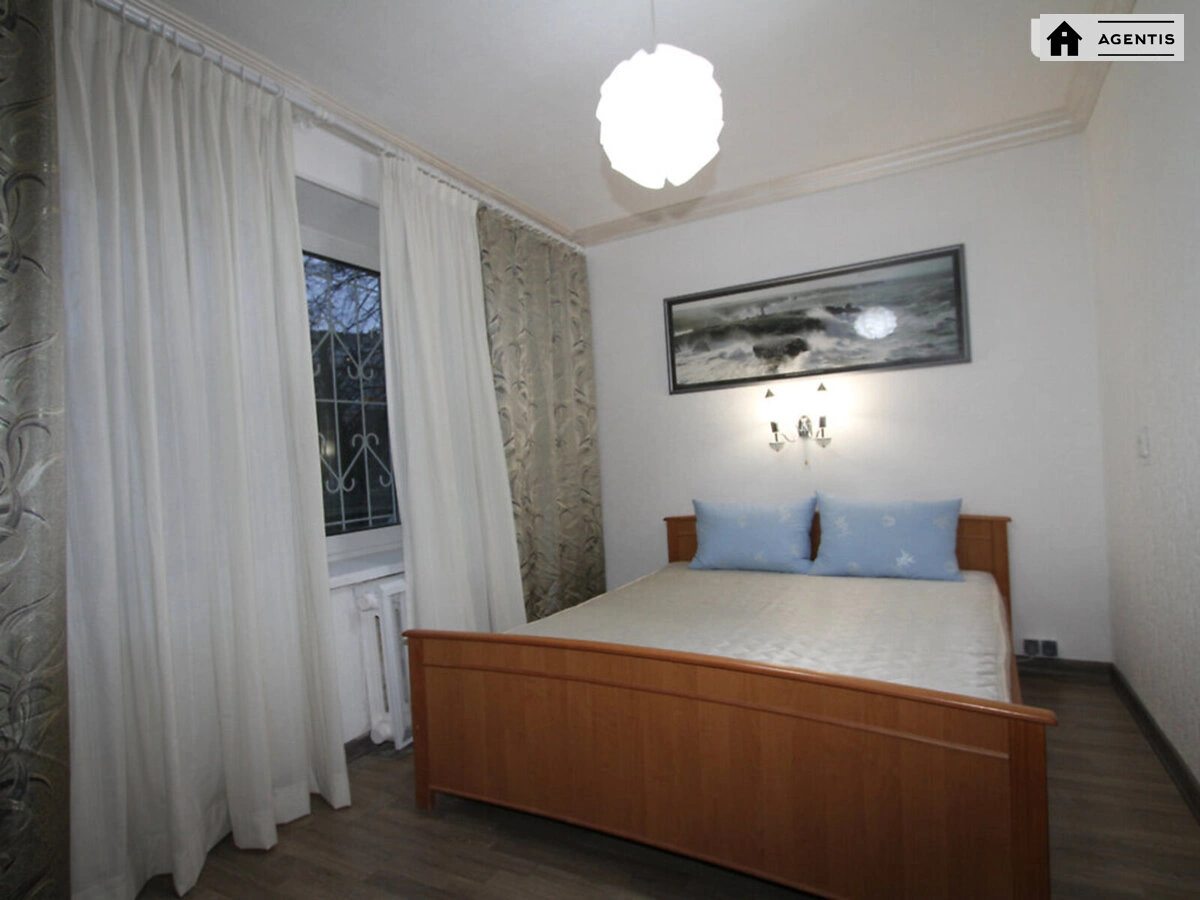 Сдам квартиру. 3 rooms, 67 m², 1st floor/9 floors. Георгія Гонгадзе просп., Киев. 