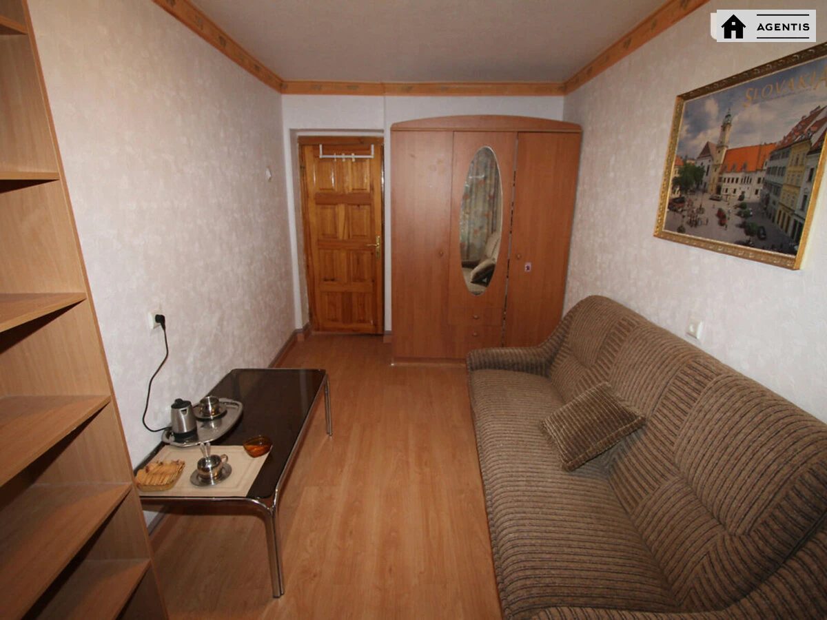 Apartment for rent. 3 rooms, 67 m², 1st floor/9 floors. Heorhiya Honhadze prosp., Kyiv. 