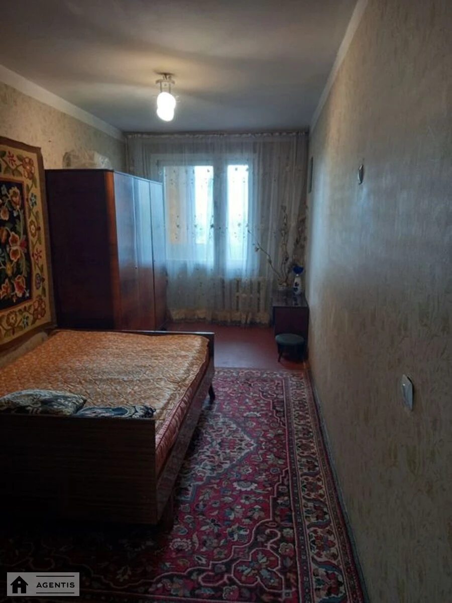 Apartment for rent. 3 rooms, 67 m², 6th floor/9 floors. Henerala Naumova vul., Kyiv. 