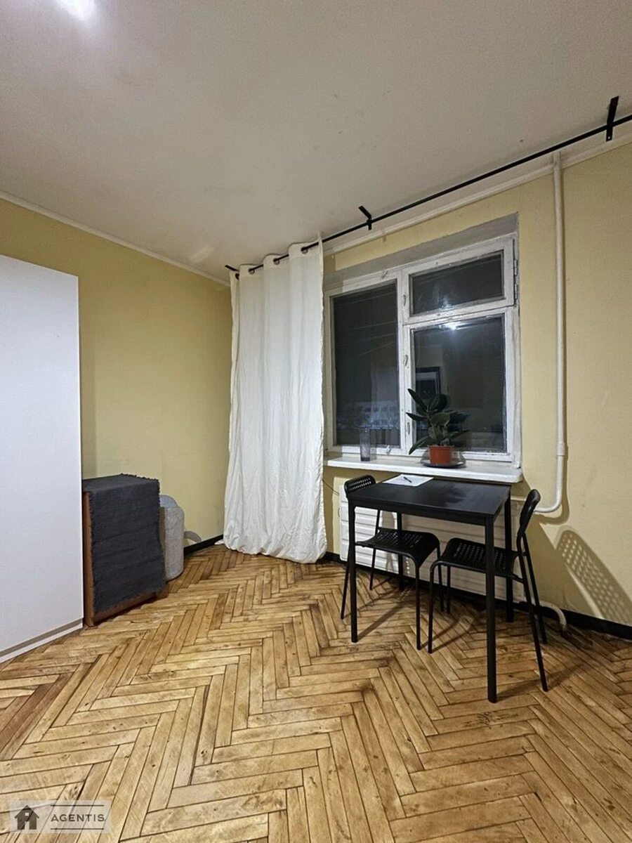 Apartment for rent. 1 room, 29 m², 3rd floor/9 floors. Ivana Vyhovskoho vul. Marshala Hrechka, Kyiv. 
