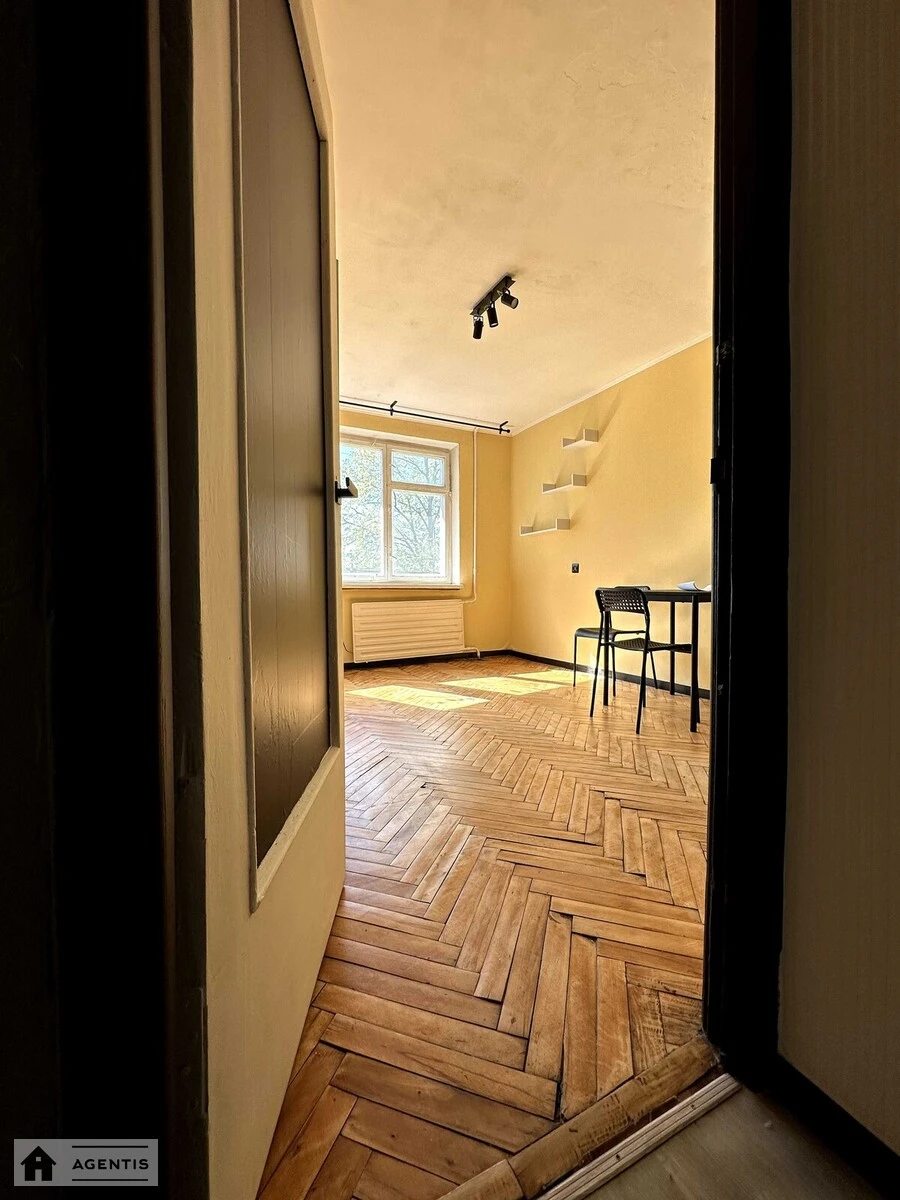 Apartment for rent. 1 room, 29 m², 3rd floor/9 floors. Ivana Vyhovskoho vul. Marshala Hrechka, Kyiv. 