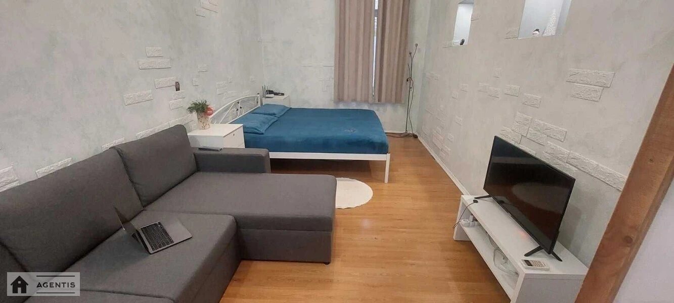 Apartment for rent. 1 room, 45 m², 2nd floor/4 floors. 38, Antonovycha vul. Horkoho, Kyiv. 