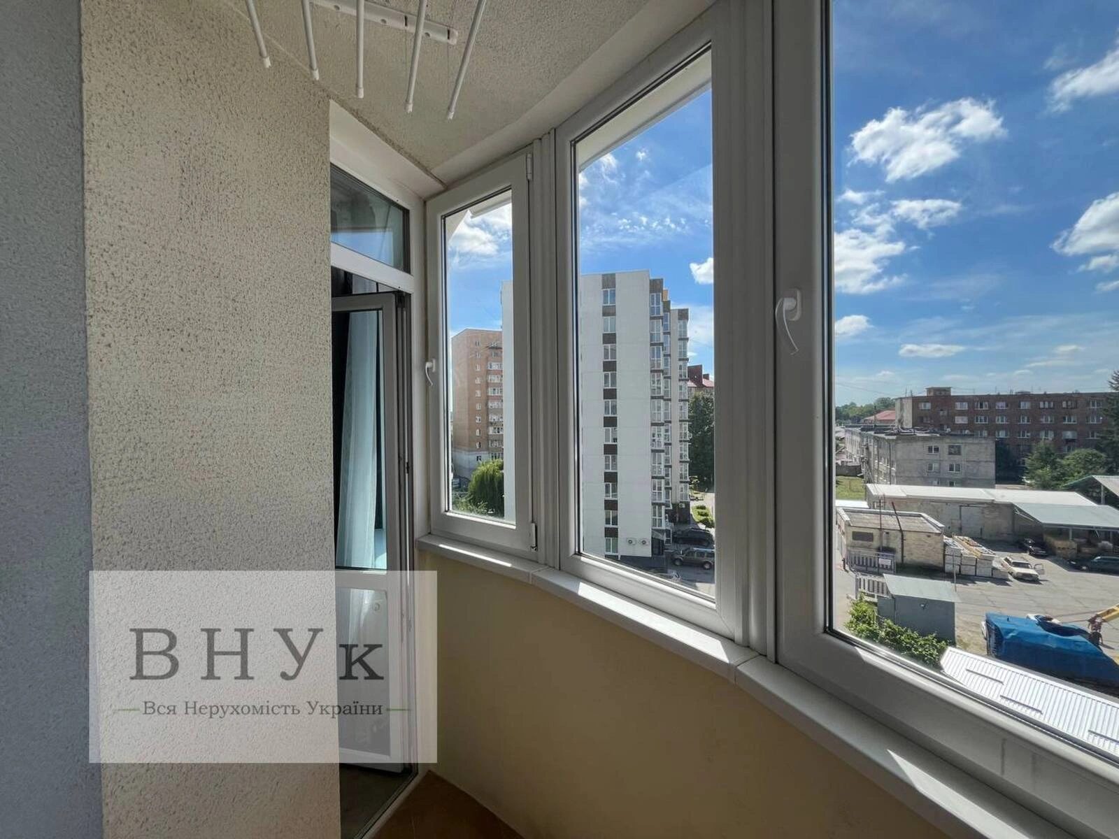 Продаж квартири. 2 rooms, 72 m², 7th floor/9 floors. Тролейбусна вул., Тернопіль. 