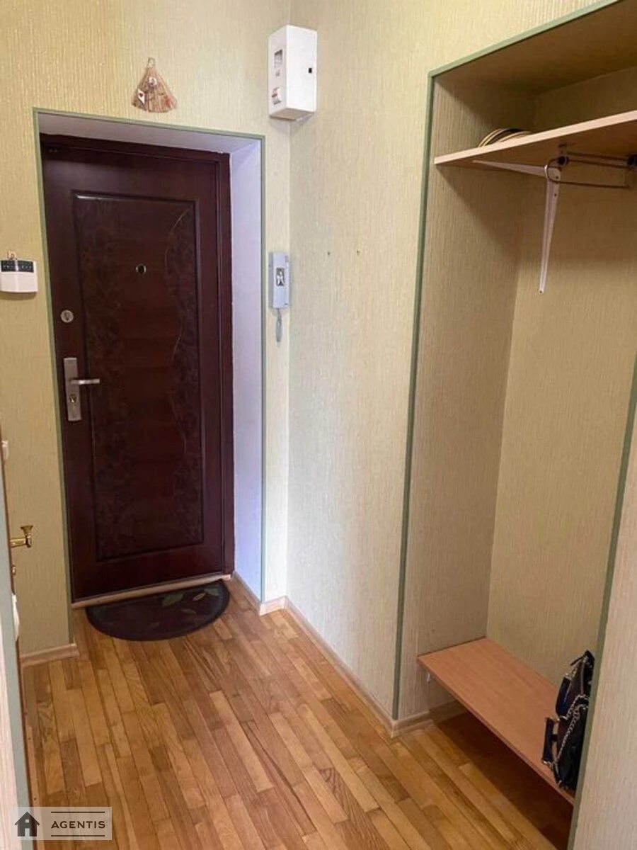 Сдам квартиру. 1 room, 33 m², 4th floor/4 floors. 89, Алматинська вул., Киев. 