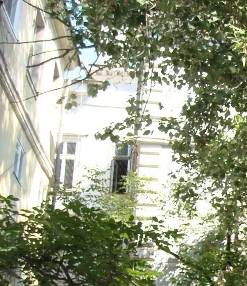 Office for sale. 35 rooms, 2500 m², 3 floors. Tsentr , Odesa. 