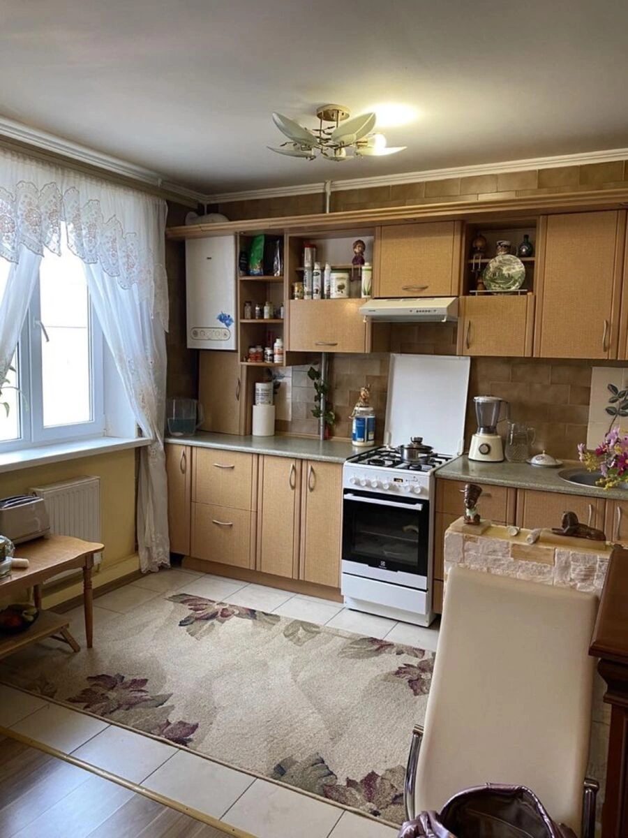 Продаж квартири 3 кімнати, 64 m², 8 пов./10 поверхів. Подільський (ленінський), Кропивницький. 