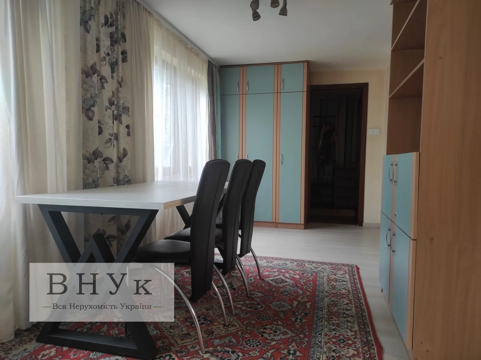 Продаж квартири. 3 rooms, 80 m², 1st floor/5 floors. Тролейбусна вул., Тернопіль. 