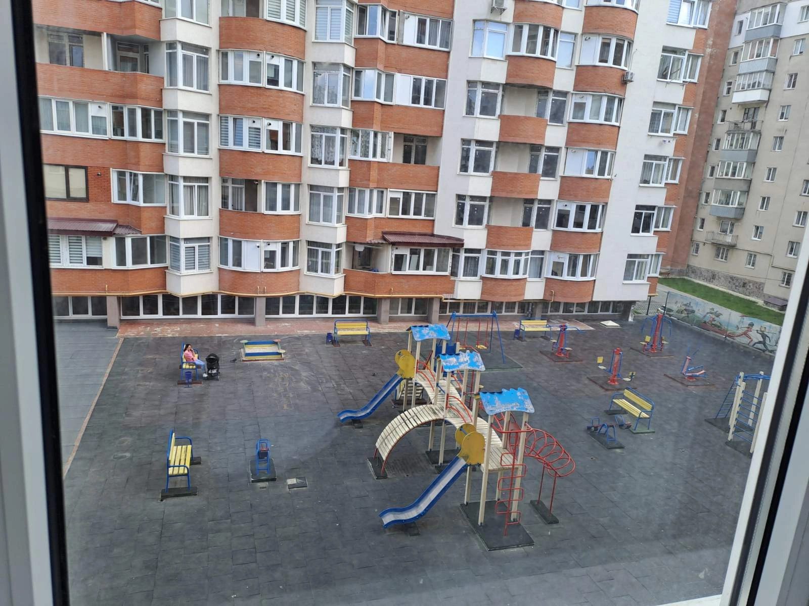 Apartments for sale 2 rooms, 70 m², 3rd fl./11 floors. Бам, Ternopil. 