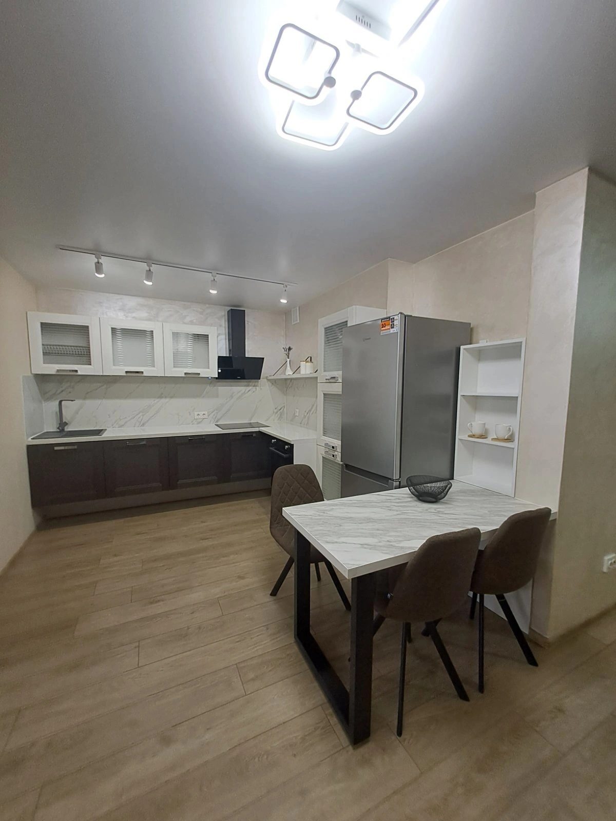 Продаж 2 кімнатної квартири + кухня-студія по вул. Київська.