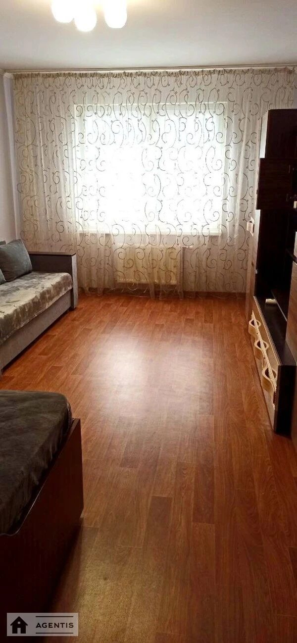 Apartment for rent 1 room, 42 m², 2nd fl./25 floors. Sofiyi Rusovoyi vul., Kyiv. 