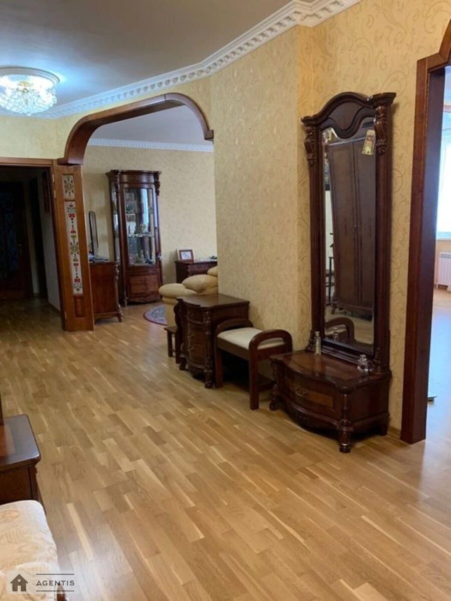 Apartment for rent 4 rooms, 133 m², 8th fl./16 floors. Holosiyivskyy rayon, Kyiv. 