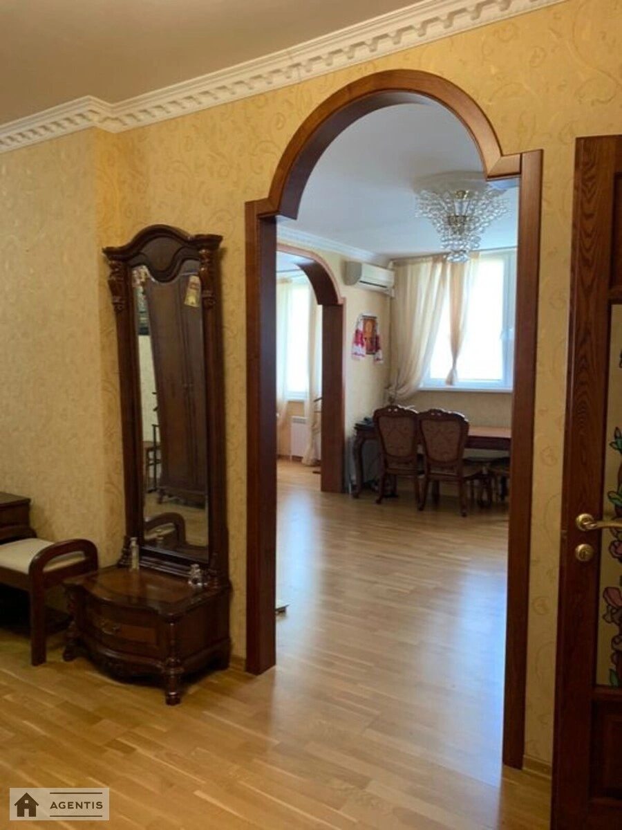 Сдам квартиру 4 комнаты, 133 m², 8 эт./16 этажей. Голосеевский район, Киев. 