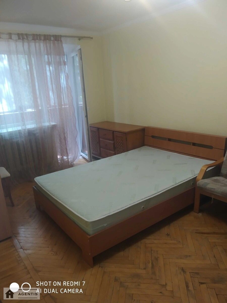 Apartment for rent 1 room, 32 m², 2nd fl./5 floors. 29, Yevhena Konovaltsya vul. Shchorsa, Kyiv. 