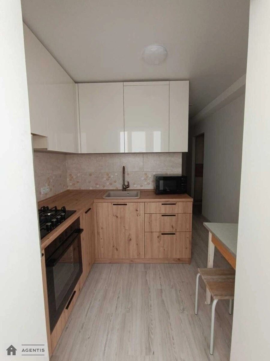 Apartment for rent 1 room, 32 m², 2nd fl./9 floors. 21, Parkovo-Syretska vul. Tymofiya Shamryla, Kyiv. 