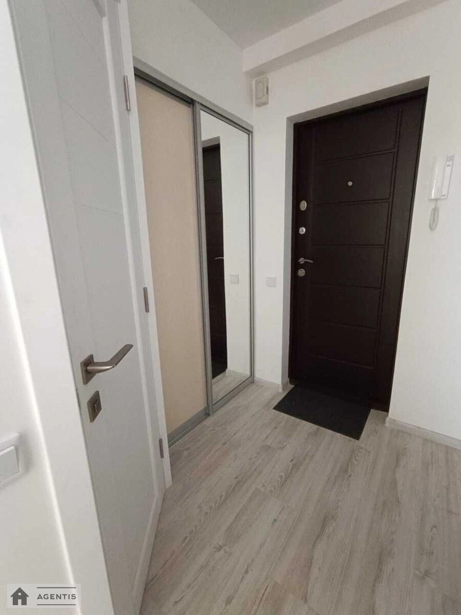 Apartment for rent 1 room, 32 m², 2nd fl./9 floors. 21, Parkovo-Syretska vul. Tymofiya Shamryla, Kyiv. 