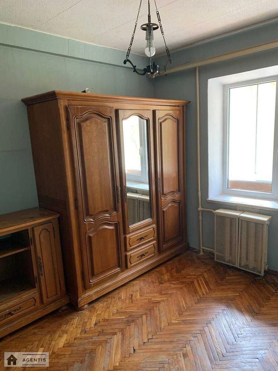 Здам квартиру 2 кімнати, 43 m², 3 пов./9 поверхів. Дніпровська набережна, Київ. 