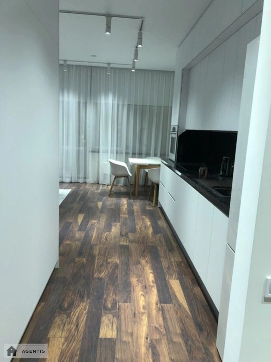 Сдам квартиру 1 комната, 52 m², 26 эт./27 этажей. 44, Євгена Коновальця вул. (Щорса), Киев. 