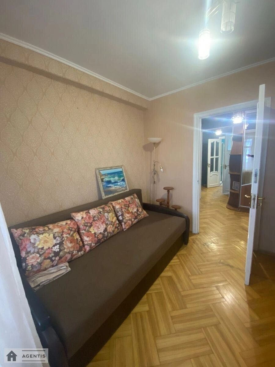 Здам квартиру 3 кімнати, 58 m², 8 пов./9 поверхів. 42, Братиславська 42, Київ. 