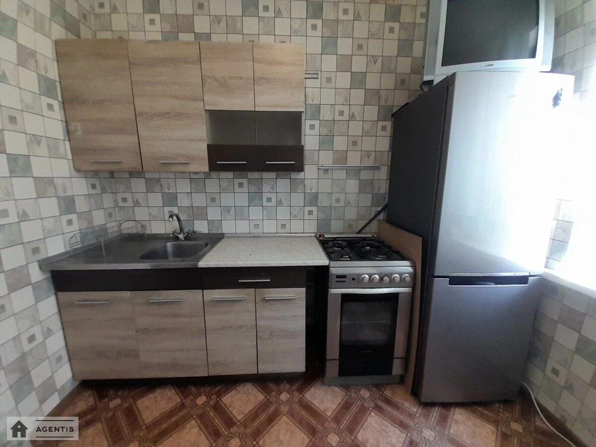 Apartment for rent 2 rooms, 51 m², 4th fl./9 floors. Heorhiya Honhadze prosp., Kyiv. 