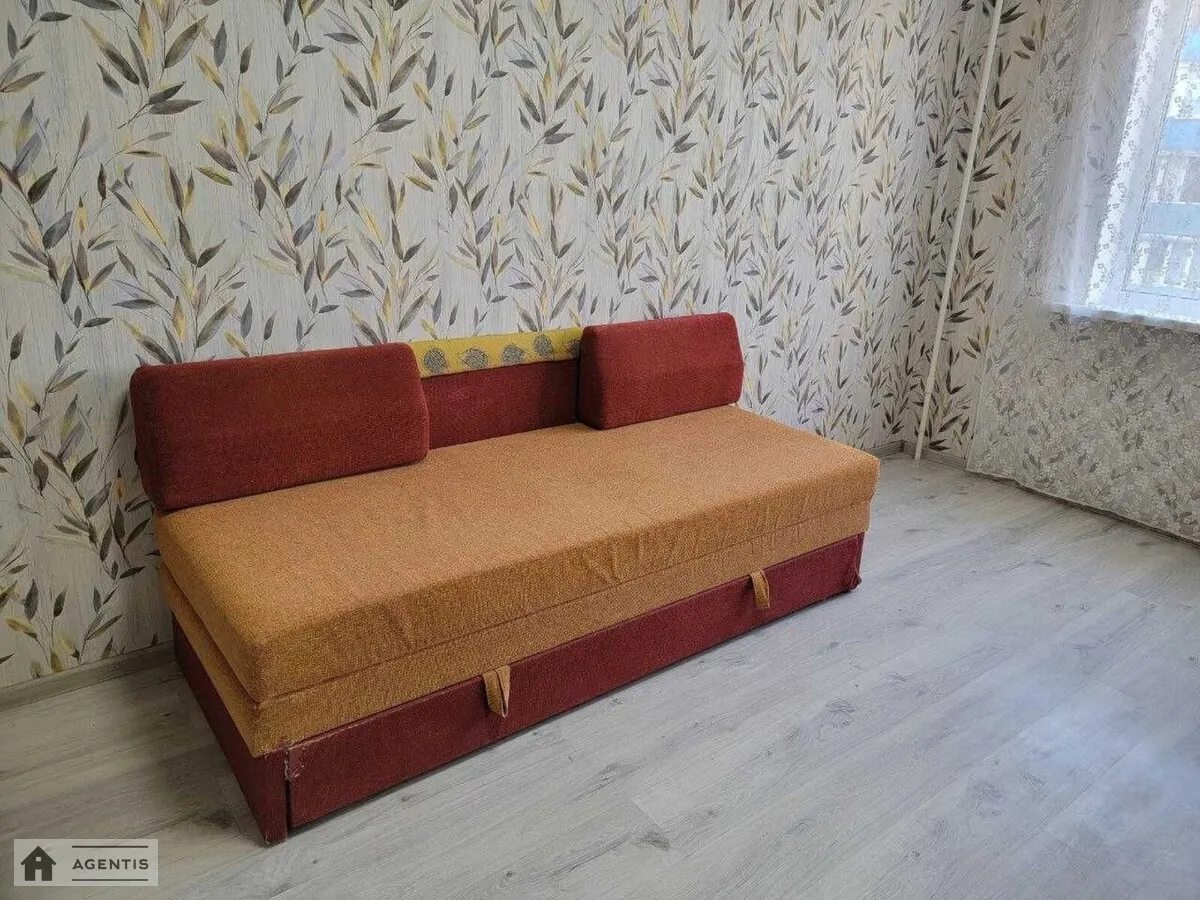 Apartment for rent 1 room, 36 m², 4th fl./9 floors. 24, Chervonoyi Kalyny prosp. Volodymyra Mayakovskoho, Kyiv. 