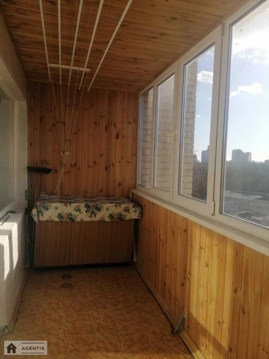 Сдам квартиру 1 комната, 34 m², 6 эт./9 этажей. Докучаевская, Киев. 