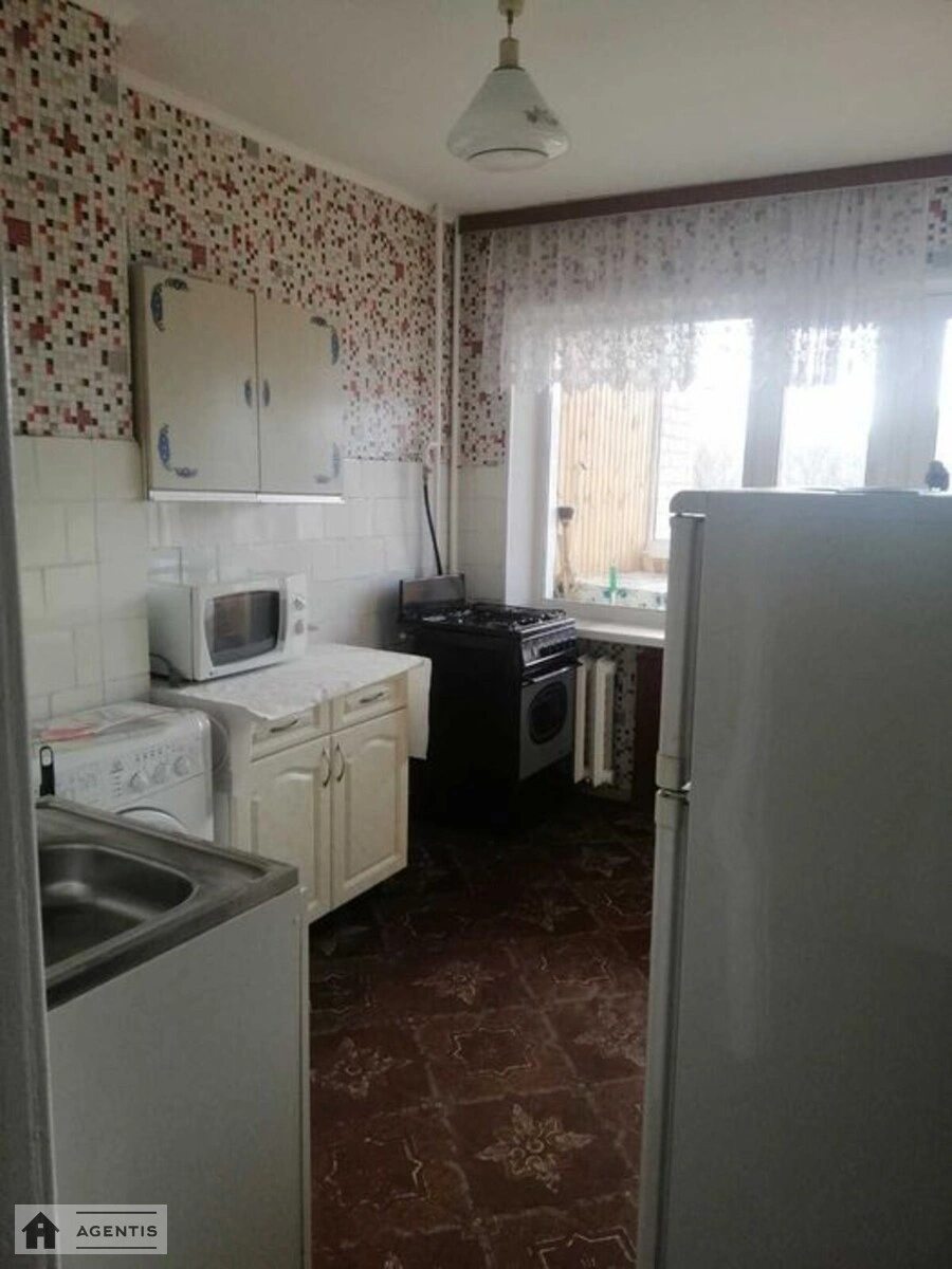 Здам квартиру 1 кімната, 34 m², 6 пов./9 поверхів. Докучаєвська, Київ. 