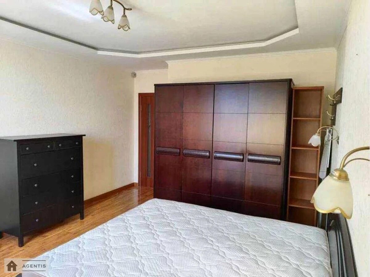 Apartment for rent 2 rooms, 60 m², 4th fl./10 floors. 25, Dragomanova 25, Kyiv. 