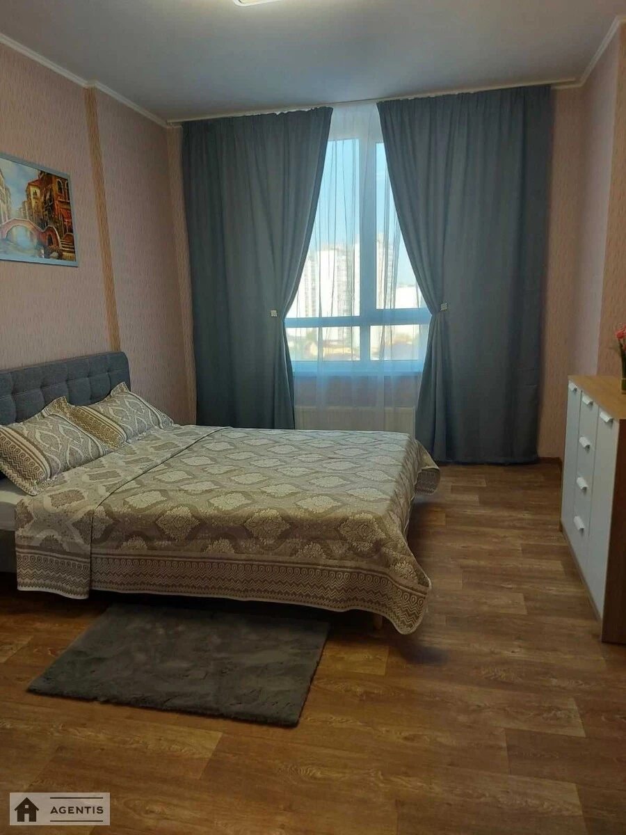 Сдам квартиру 1 комната, 42 m², 10 эт./25 этажей. 14, Гродненская 14, Киев. 