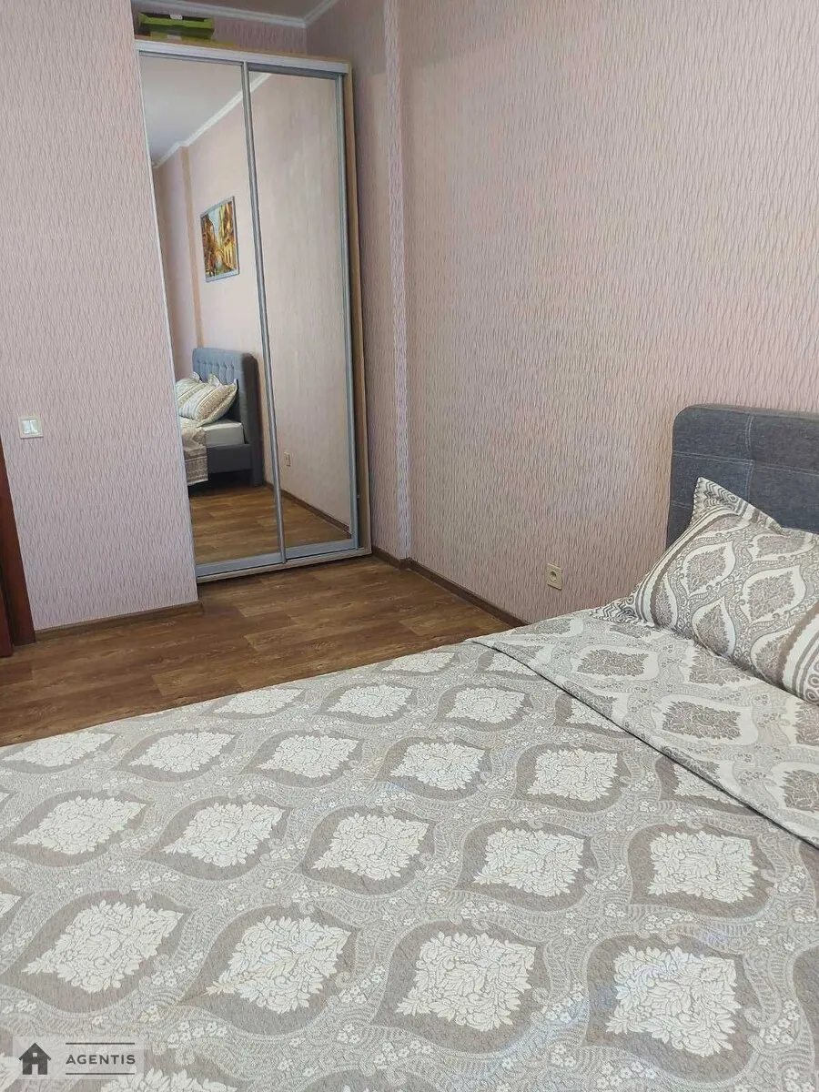 Сдам квартиру 1 комната, 42 m², 10 эт./25 этажей. 14, Гродненская 14, Киев. 