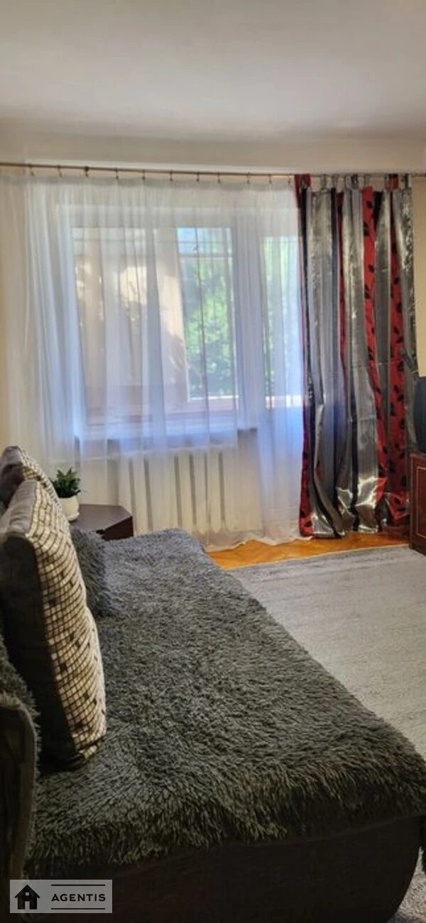 Apartment for rent 2 rooms, 46 m², 2nd fl./5 floors. 4, Eduarda Vilde vul., Kyiv. 