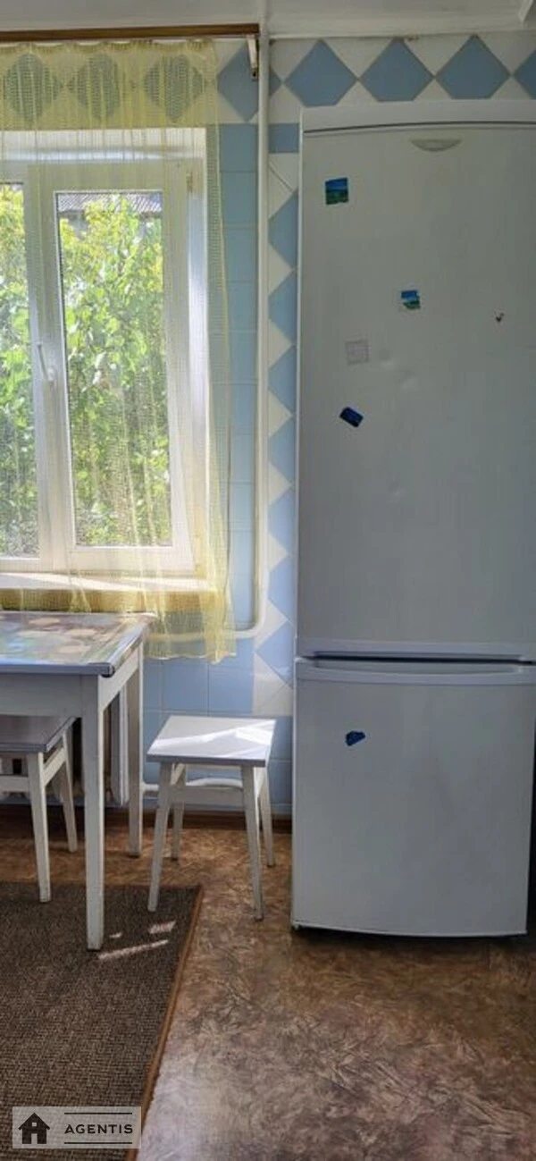 Apartment for rent 2 rooms, 46 m², 2nd fl./5 floors. 4, Eduarda Vilde vul., Kyiv. 