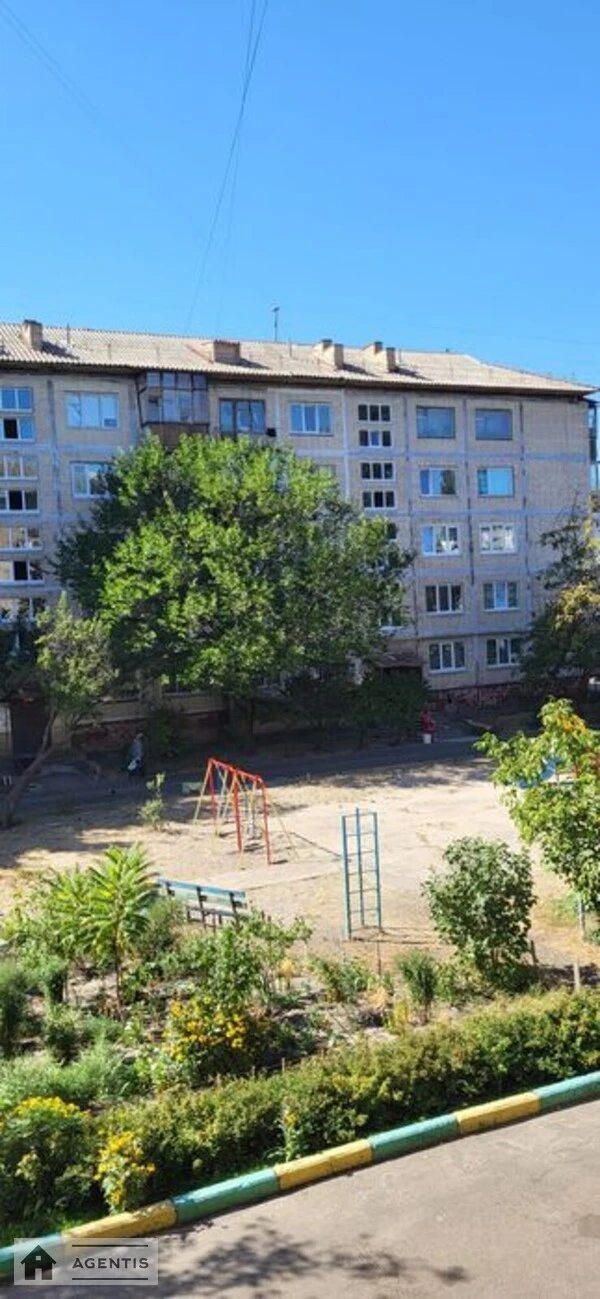 Здам квартиру 2 кімнати, 46 m², 2 пов./5 поверхів. 4, Едуарда Вільде вул., Київ. 