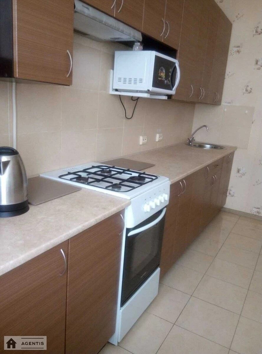 Apartment for rent 2 rooms, 61 m², 4th fl./5 floors. 61, Shchaslyva vul., Kyiv. 